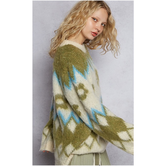 POL Fuzzy Round Neck Floral Print Loose Fit Sweater top - Picture 6 of 6